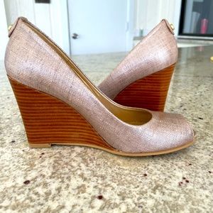 Stewart Weizmann champagne gold wedges, size 7M.